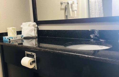 Myrtle Beach Resort | Dog & Family-Friendly Oceanfront Resort Room with Full Kitchen- 15th Floor Views