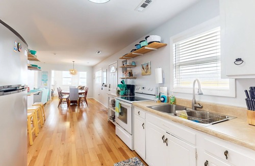 Ocean City Beach House | Dog-friendly retreat just steps from the beach with washer/dryer & fast WiFi