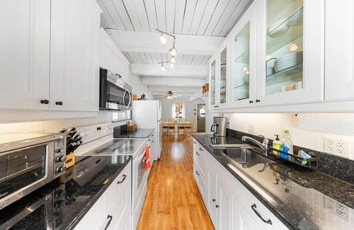 Serene Lakes Cabin | Dog Friendly 3bd/2ba Cabin In Serene Lakes
