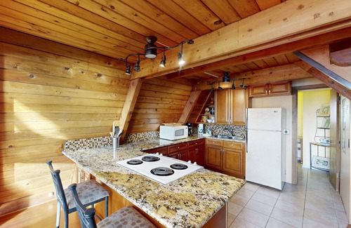 Roads End Cabin | Dog-friendly A-frame cottage—oceanfront with ocean views & two blocks from beach