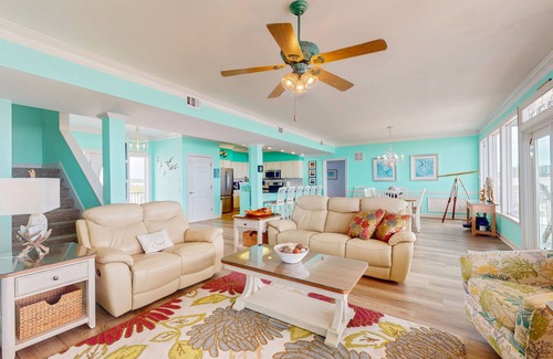 Gulf Shores House | Dog-Friendly & Attractive Beach House w/Private Pool, Free WiFi, Central AC