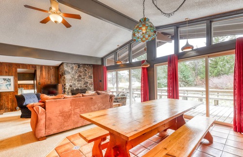 The Blue Mountains Ski Chalet | Dog-friendly, mountain-facing chalet w/ a dry sauna - walk to the Village