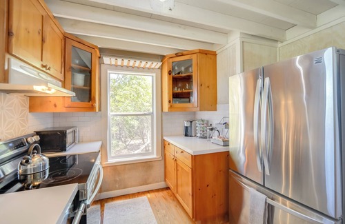 Blanco Apartment | Dog-Friendly Cabin w/Fire Pit in Johnson City!