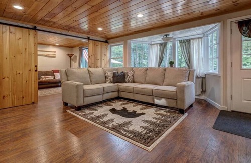 Chocorua Cabin | Dog Friendly Cabin, Minutes To Chocorua Preserve
