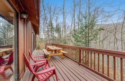 Central Vermont- Killington House | Dog-friendly cabin with forest setting, woodstove & deck - near Killington