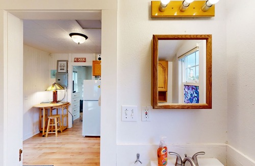 Tolovana Park House | Dog-friendly, comfy cabin only two blocks from the beach