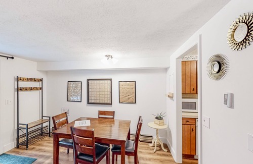 Stratton Mountain Condo | Dog-friendly cozy mountain condo with washer/dryer - minutes from slopes