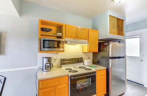 Dayton House | Dog-Friendly Dayton Home: 1 Mi to Downtown!