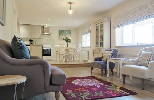 Robertsbridge Apartment | Dog-Friendly Farmhouse Annex for 4 in 1066 Country & High Weald AONB