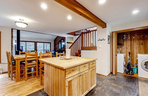 Enumclaw Cabin | Dog-friendly forest cabin with private hot tub, gorgeous deck & fireplace