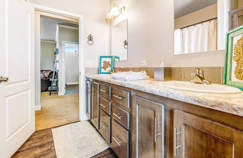 Prescott Valley House | Dog-friendly home & guest house with fenced yard, playground, & washer/dryer