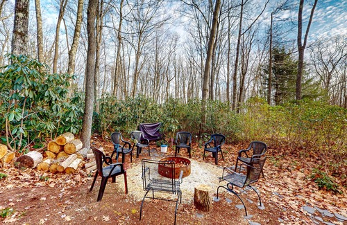 Crellin House | Dog-friendly home near state parks with firepit, pool table, fireplace, & decks