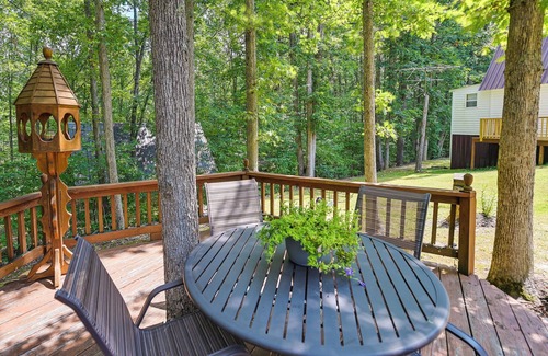 Wellington Cottage | Dog-Friendly Home Rental ~ 5 Mi to Cave Run Lake!