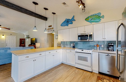 Cape San Blas House | Dog-Friendly Home with Shared Pool, High-Speed WiFi, Washer/Dryer, & Central AC