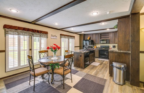 Chilhowie House | Dog-Friendly Home w/Mtn Views in Chilhowie!