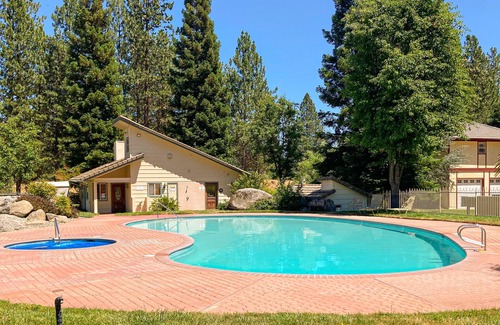 Bass Lake House | Dog-friendly home w/shared hot tub, spa, pool + WiFi, central AC