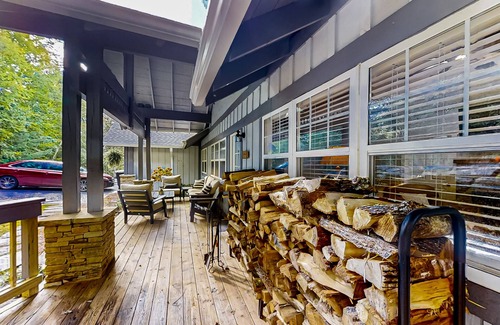 Highlands House | Dog-friendly home with private deck, outdoor fireplace, & immaculate interior