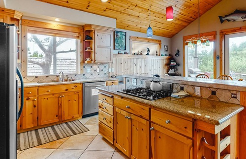 Manzanita House | Dog-friendly home with private hot tub, pool table, grill, air hockey, fireplace