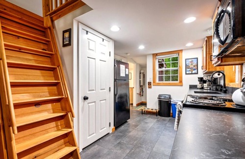 Silver Lake Cabin | Dog Friendly | Hot Tub | Sauna | 10 Min to Conway