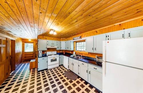 Green Mountains House | Dog-friendly, lakeside home w/private dock/deck/free WiFi