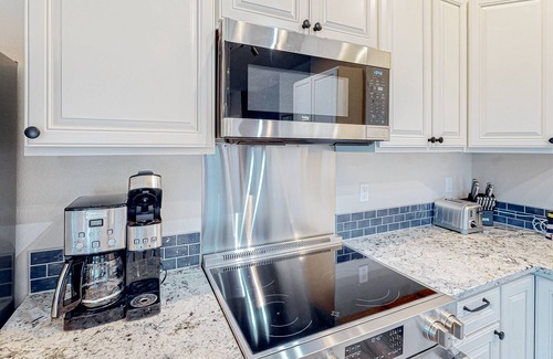 Anacortes Apartment | Dog-friendly loft with beautiful water views, firepit, and enclosed yard