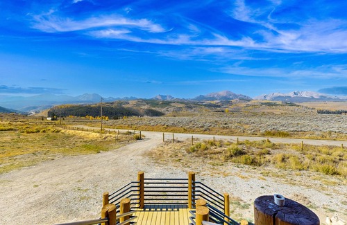 Silverthorne House | Dog-friendly log home with mountain views & large deck - near skiing, golfing