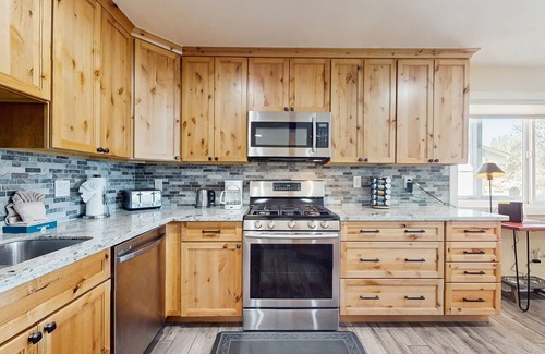 Tahoe Village Condo | Dog-friendly mountain condo with washer/dryer, sleeps 2