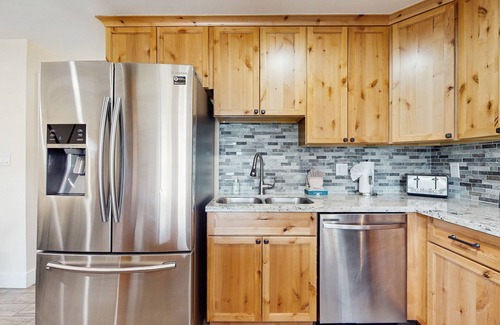 Tahoe Village Condo | Dog-friendly mountain condo with washer/dryer, sleeps 2
