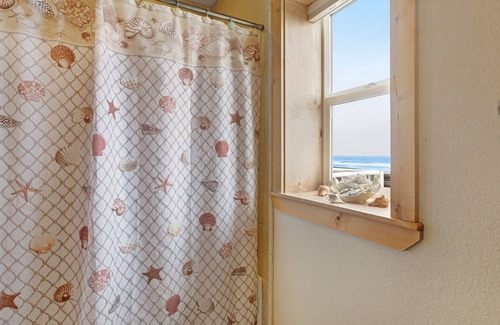 Gold Beach House | Dog-Friendly Oceanfront Home with Private Hot Tub and Unbeatable Views