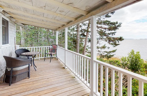 Port Clyde Cottage | Dog-friendly oceanfront cottage with views