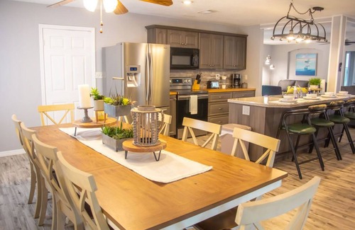 Oldsmar House | DOG friendly pool home close to the BEACH!