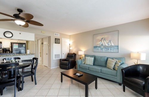 Corpus Christi Condo | Dog-Friendly, Private Patio, Beachfront Complex w/a Heated Pool & Hot-tub