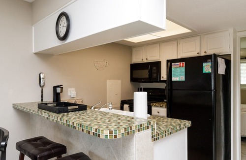 Corpus Christi Condo | Dog-Friendly, Private Patio, Beachfront Complex w/a Heated Pool & Hot-tub