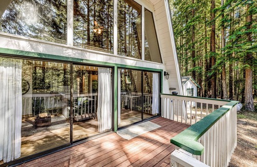 Anchor Bay Cabin | Dog-friendly private getaway close to Anchor Bay Beach, Gualala River and more