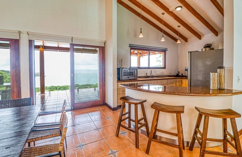 La Cruz House | Dog-friendly retreat with sea views & covered terrace - in the perfect location