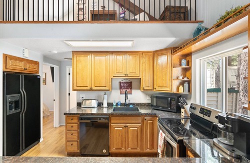 Show Low House | Dog-friendly, rustic chalet w/loft close to Fools Hollow Lake/outdoor adventures