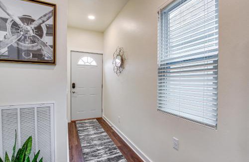 Sheboygan House | Dog-Friendly Sheboygan Home - 1 Mi to Town!
