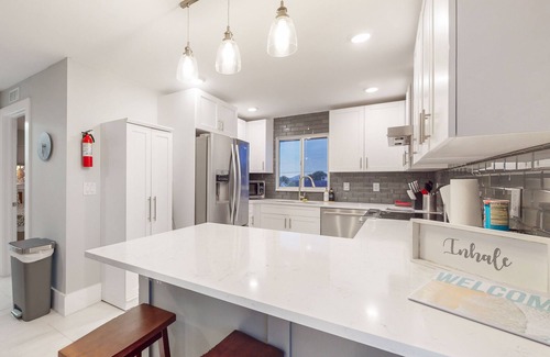 Isles of Capri Condo | Dog-friendly single-level condo with furnished patio, rooftop, & washer/dryer