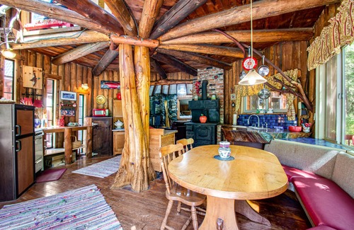 Sequim Cabin | Dog-friendly, solar-powered cabin on 5 acres with woodstove, firepit & deck