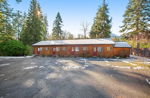 Quilcene House | Dog-friendly studio with fast WiFi & great location near hiking & forest