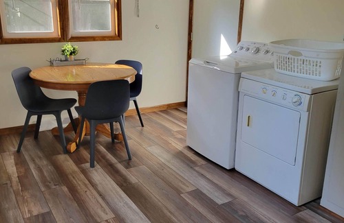 Sturgeon Bay House | Dog Friendly w/Fenced-In Backyard. Close to Downtown in Quiet Neighborhood