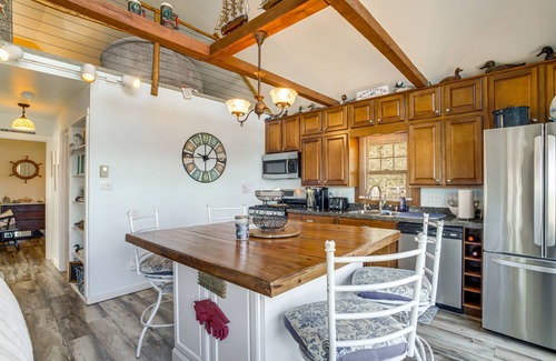 Westover Cottage | Dog-Friendly Westover Cottage w/River Access!
