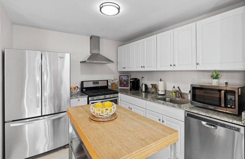 Springfield House | Dog friendly with Fully Fenced Half Acre Yard, Prime Location, and In-Law Suite!