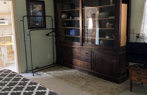 Worland Cabin | Dog friendly with fenced in back yard Peaceful cabin with AC in charming Worland