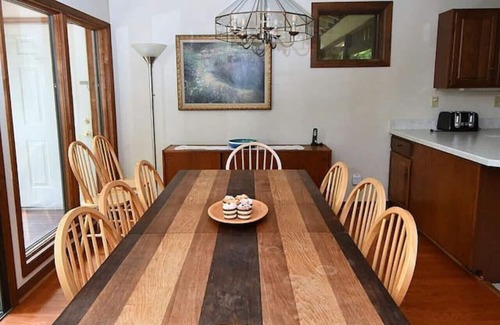 Berkeley Springs House | Dogwood Knoll - wifi, pool access, fireplace, grill, hiking, king bed