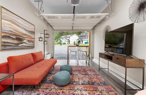 Asheville House | Dogwood Sweetgum Buyout by AvantStay 2 Home Buyout Sleeps 16