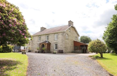 Lampeter House | Dolau Farmhouse