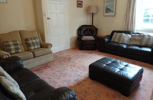 Lampeter House | Dolau Farmhouse