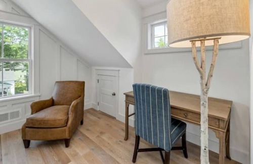 Moultonborough House | Dolce Cottage with Luxury Captained Boat Trips!