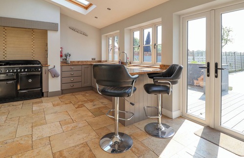 Warmingham Cottage | DOLLY'S HOUSE, family friendly, with a garden in Sandbach